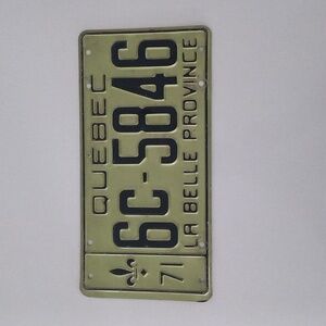 Original 1971 Québec Licence Plate Alluminum Not A Replica.